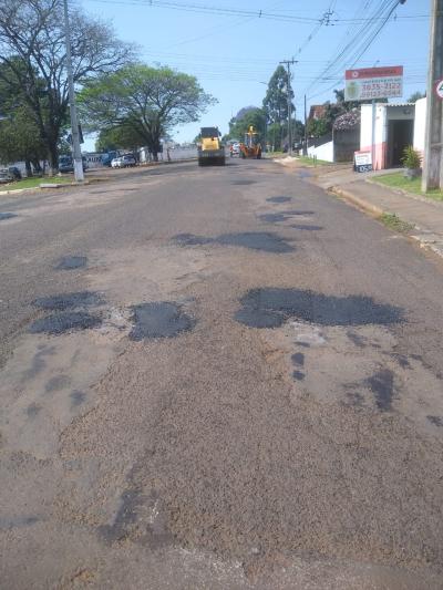 OperaÃ§Ã£o Tapa-Buracos estÃ¡ a todo vapor contemplando ruas do anel central e bairros de Laranjeiras do Sul